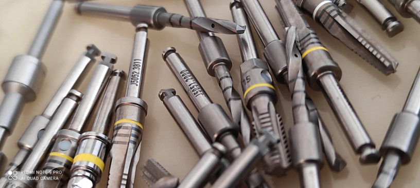 hirurska-sspecijalna-svrdla-za-hirurgiju-inplantologiju-big-0