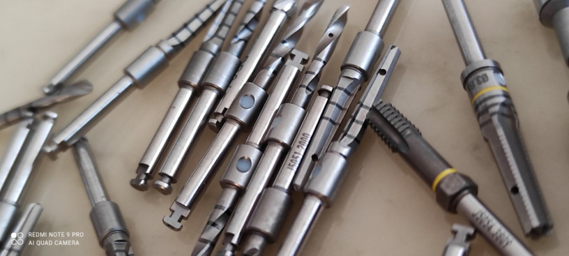 hirurska-sspecijalna-svrdla-za-hirurgiju-inplantologiju-big-2