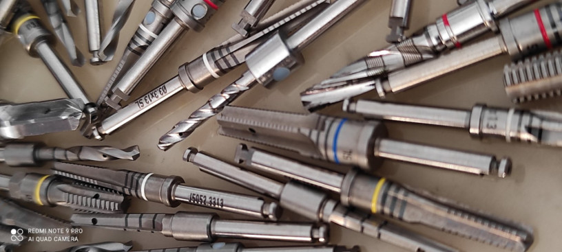 hirurska-sspecijalna-svrdla-za-hirurgiju-inplantologiju-big-1