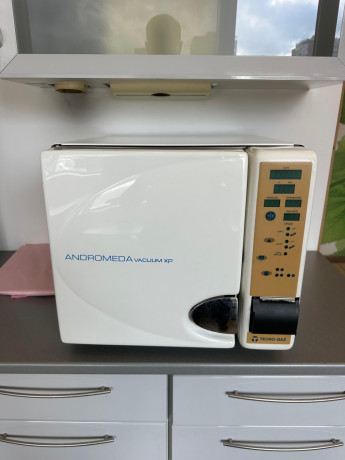 prodajem-celu-opremu-za-stomatolosku-ordinaciju-big-2